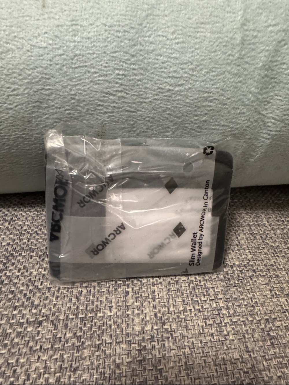 Black Unisex Card Holder - Picture 7 of 7